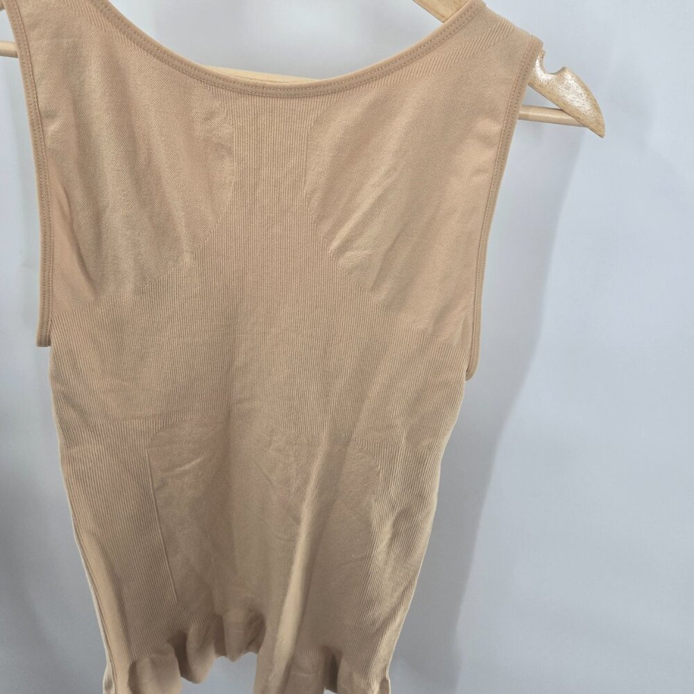 Bundle of 2 Shapewear Beige Tanks & 1 White Cami 2x - Picture 6 of 15